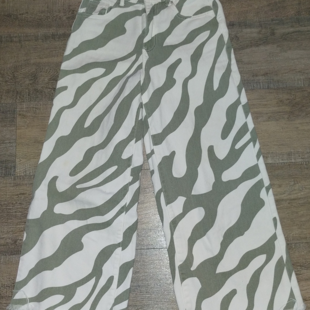 SHEIN Olive and White Pants